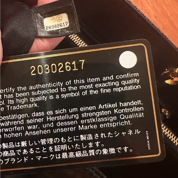 ✨NWT CHANEL caviar black w gold hard, authenticity card/dust bag yes (13X10) - Picture 11 of 16